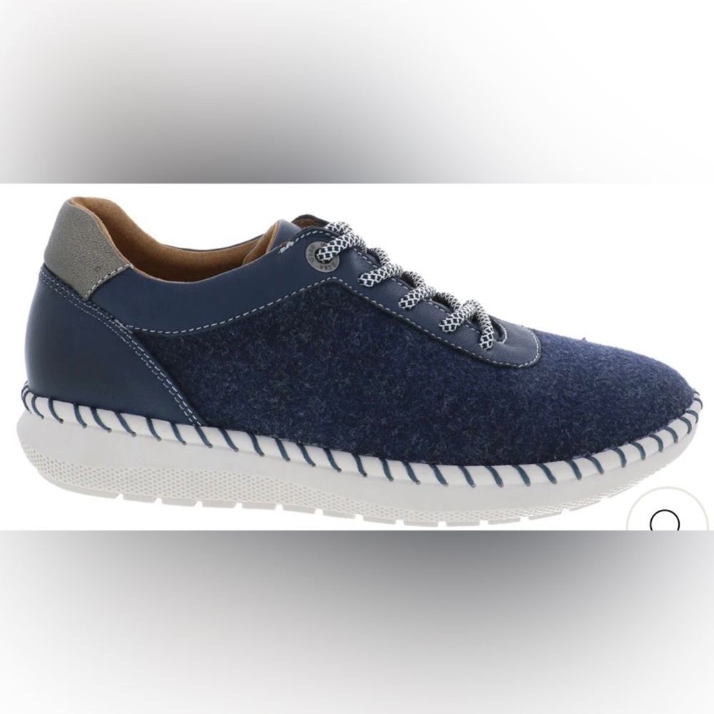 EUC BIZA Revolve navy sneakers,size 41,lace up,soft felt upper w/leather trim